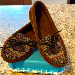 Pre- loved women flat/mocassin shoes